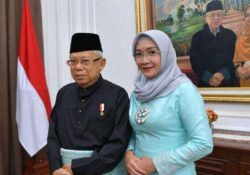 Indonesia VP Maruf Amin with his wife Wury Estu Handayani